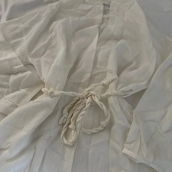 Zara Cream Button-Up Blouse - Picture 2 of 5